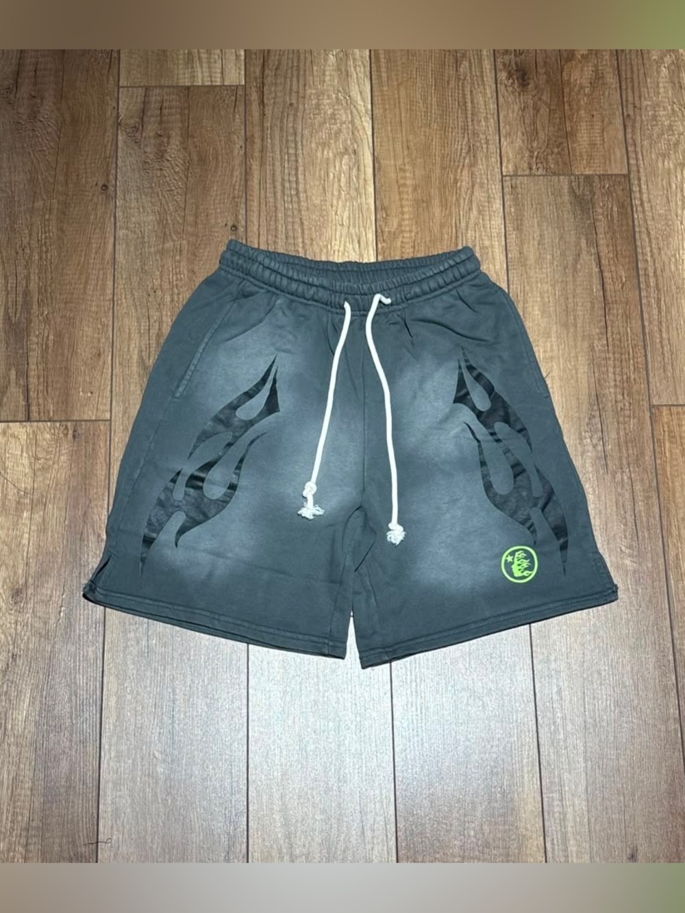 Hellstar Gray Flame Shorts with green logo Brand New Mens Size Small